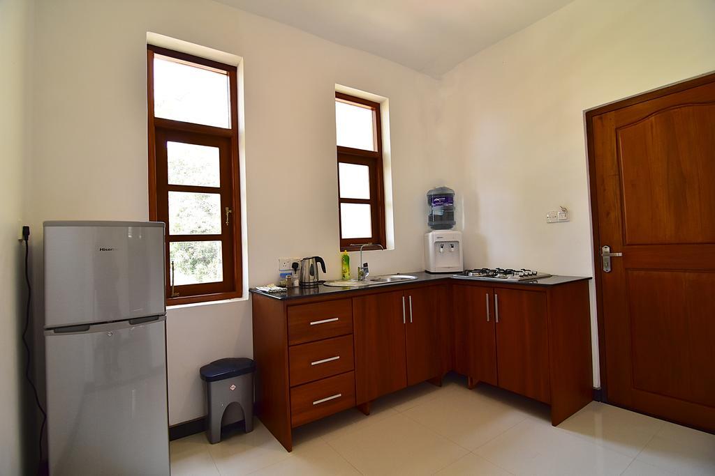 Park Lane 88 Apartments Негомбо Екстериор снимка